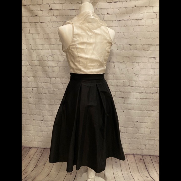 White & Black Market Ruffled Collar Dress: Size 2 - Picture 3 of 12